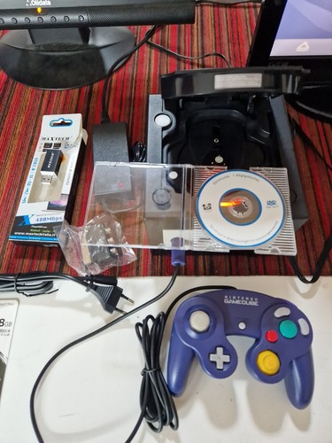 Nintendo gamecube console - nintendo,