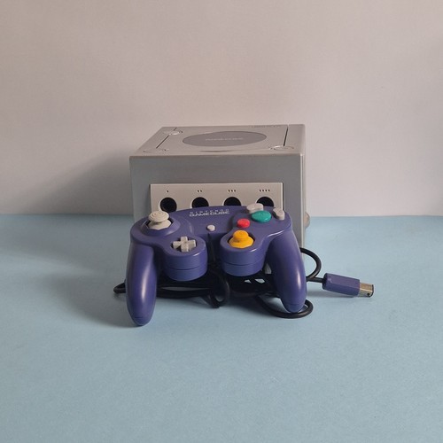 Nintendo gamecube console - nintendo,